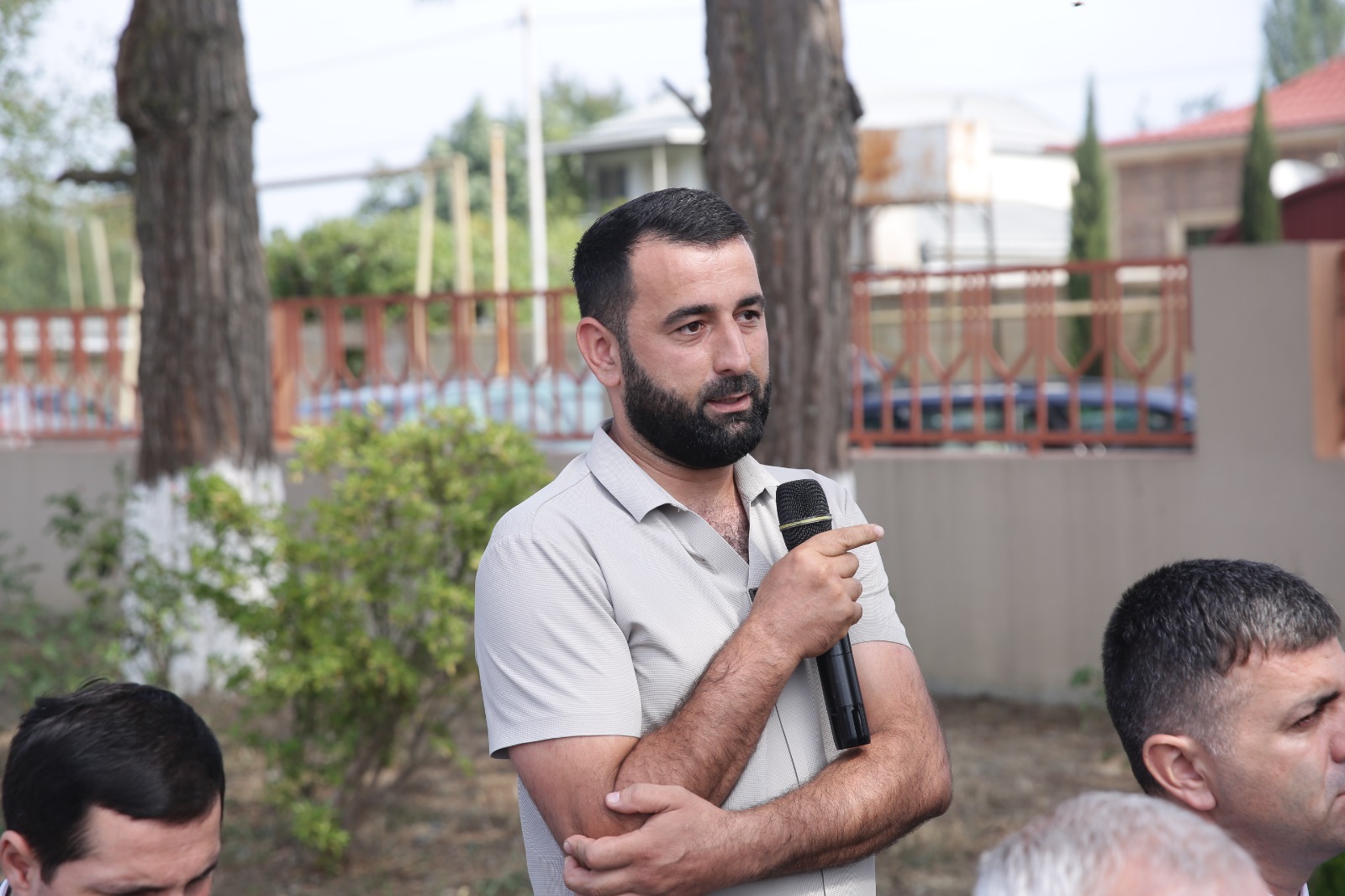 Xaçmaz Rayon İcra Hakimiyyətinin başçısı Elnur Rzayev İstisu qəsəbəsində sakinlərlə səyyar qəbul keçirib (FOTO)
