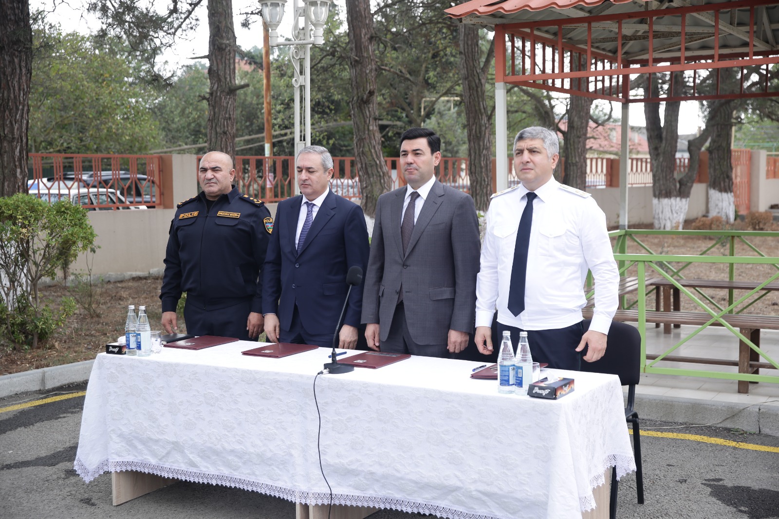 Xaçmaz Rayon İcra Hakimiyyətinin başçısı Elnur Rzayev İstisu qəsəbəsində sakinlərlə səyyar qəbul keçirib (FOTO)