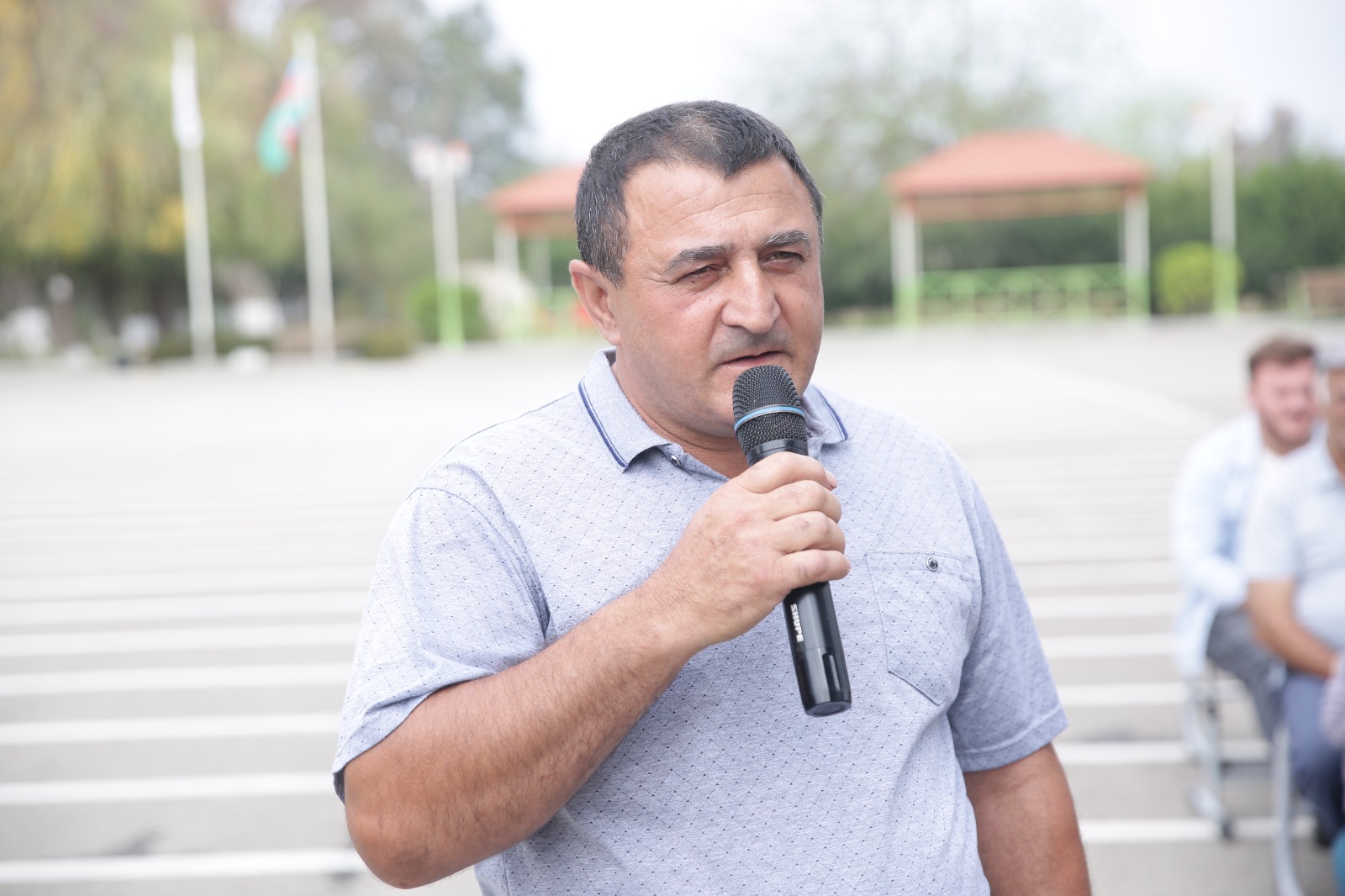 Xaçmaz Rayon İcra Hakimiyyətinin başçısı Elnur Rzayev İstisu qəsəbəsində sakinlərlə səyyar qəbul keçirib (FOTO)