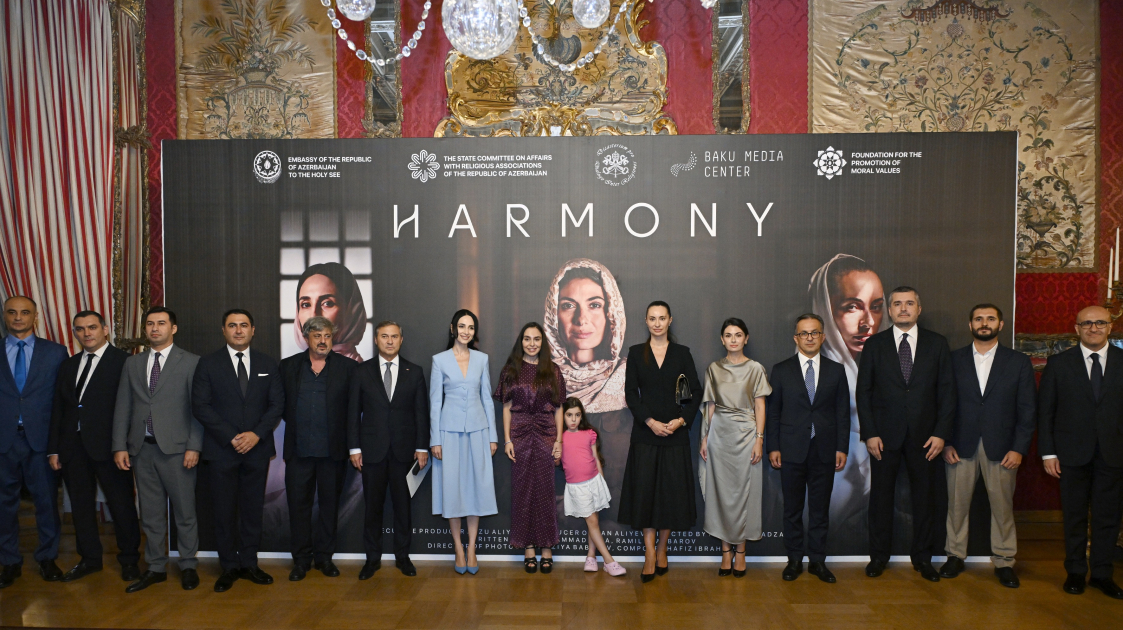 Leyla Əliyeva “Harmoniya” sənədli filminin təqdimat mərasimində iştirak edib (FOTO)
