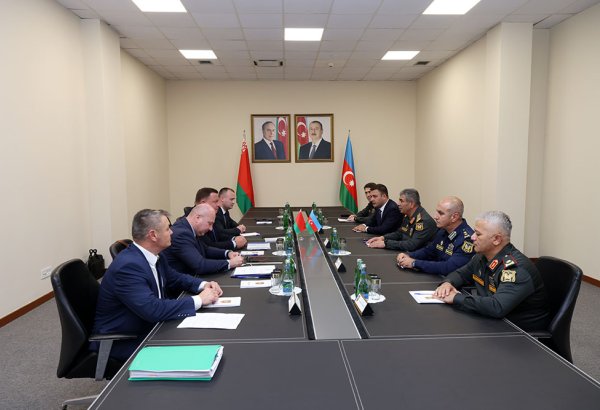 Azərbaycan və Belarus hərbi-texniki əməkdaşlığın inkişaf perspektivlərini müzakirə edib (FOTO)