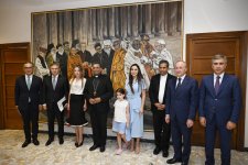 Leyla Əliyeva və Alyona Əliyeva Müqəddəs Taxt-Tacın Dinlərarası Dialoq üzrə Dikasteriyasının prefekti kardinal Corc Ceykob Kuvakad ilə görüşüblər (FOTO)