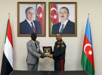 Azərbaycanla Sudan arasında hərbi-texniki əməkdaşlığın inkişafı müzakirə edilib (FOTO)