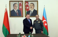 Azərbaycan və Belarus hərbi-texniki əməkdaşlığın inkişaf perspektivlərini müzakirə edib (FOTO)