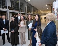 Leyla Əliyeva və Alyona Əliyeva Müqəddəs Taxt-Tacda Azərbaycan xalçaları sərgisinin açılışında iştirak ediblər (FOTO)