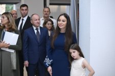 Leyla Əliyeva və Alyona Əliyeva Müqəddəs Taxt-Tacda Azərbaycan xalçaları sərgisinin açılışında iştirak ediblər (FOTO)