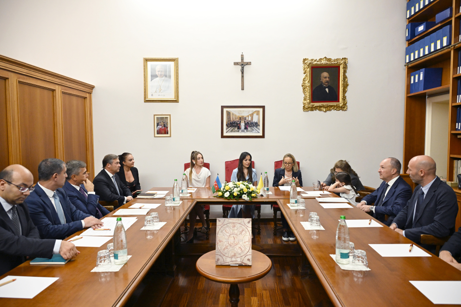 Romada Leyla Əliyeva və Alyona Əliyeva ilə Müqəddəs Arxeologiya üzrə Pontifik Komissiyanın katibinin görüşü olub (FOTO)