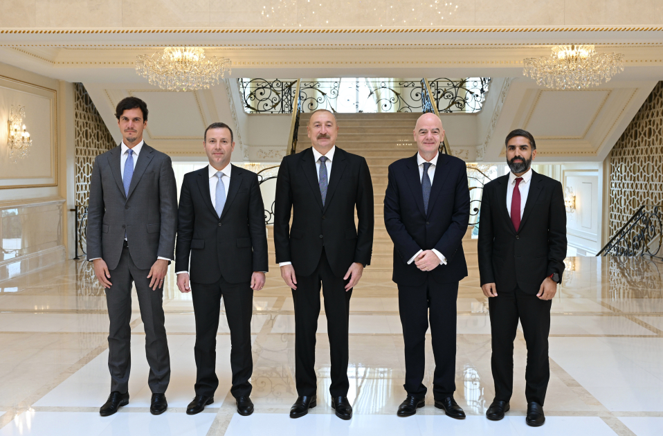Prezident İlham Əliyev FIFA-nın prezidentini qəbul edib (FOTO)