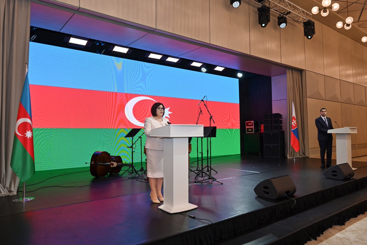 Sahibə Qafarova Bakıda Slovakiya Respublikasının milli bayramı münasibəti ilə keçirilən tədbirdə çıxış edib (FOTO)