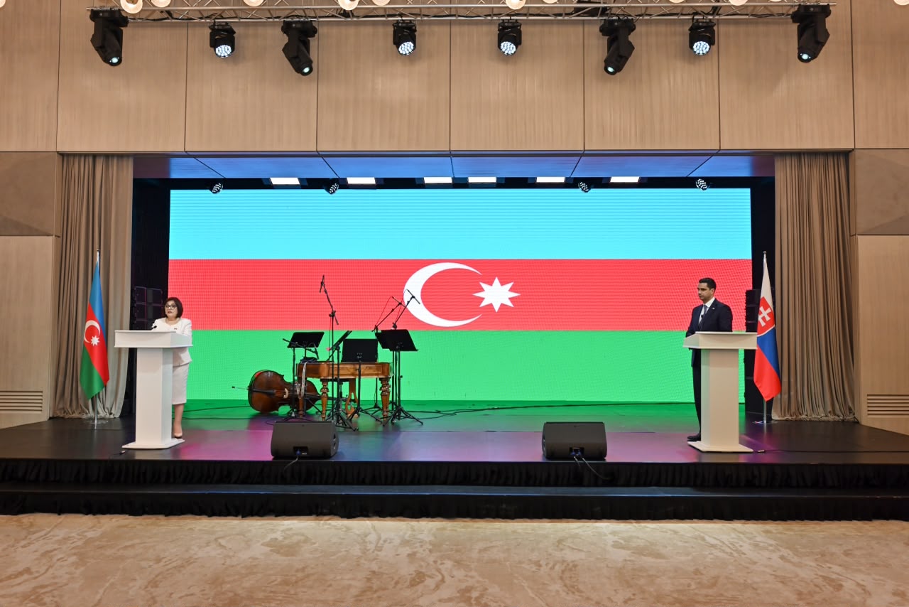 Sahibə Qafarova Bakıda Slovakiya Respublikasının milli bayramı münasibəti ilə keçirilən tədbirdə çıxış edib (FOTO)