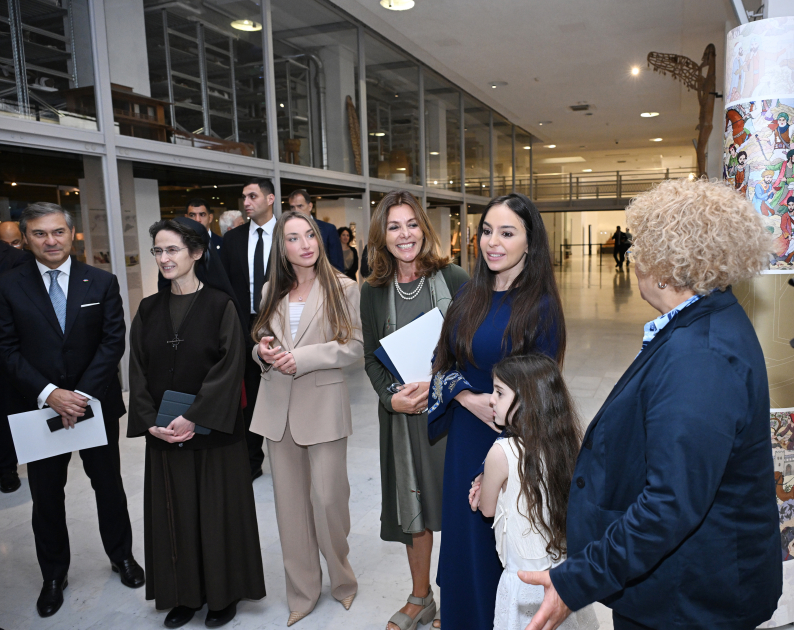 Leyla Əliyeva və Alyona Əliyeva Müqəddəs Taxt-Tacda Azərbaycan xalçaları sərgisinin açılışında iştirak ediblər (FOTO)