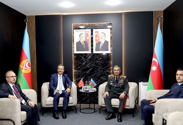 Azərbaycan MN ilə Türkiyənin müdafiə sənayesi şirkətləri arasında əməkdaşlığa dair müqavilələr imzalanıb (FOTO)
