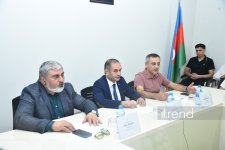 “Zərərli xarici təsirlərə və saxta xəbərlərə qarşı sayıqlığın artırılmasına dəstək” layihəsi çərçivəsində İlahiyyat İnstitutu tələbələri ilə görüş keçirilib (FOTO/VİDEO)