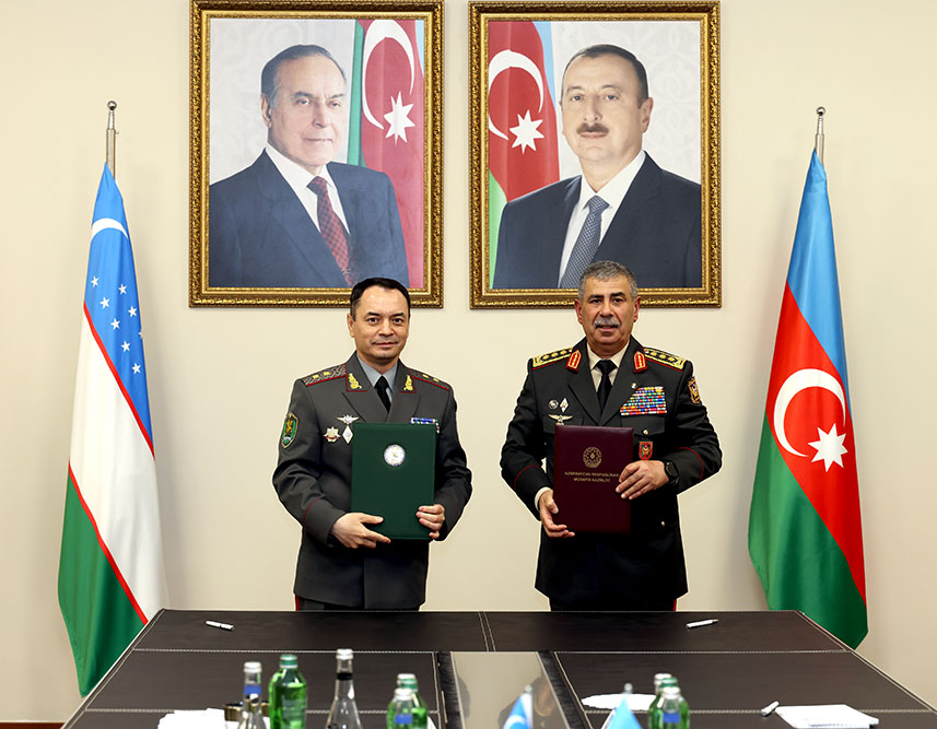 Azərbaycan və Özbəkistan müdafiə nazirləri 2027-ci il üzrə hərbi əməkdaşlıq planı imzalayıb (FOTO)