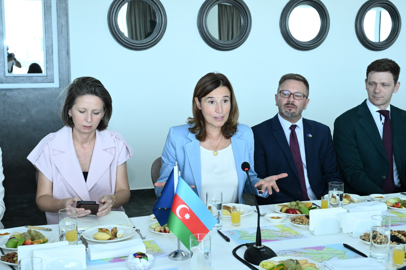 Aİ-Azərbaycan tərəfdaşlığı strateji əhəmiyyət daşıyır - Hikmət Hacıyev (FOTO)
