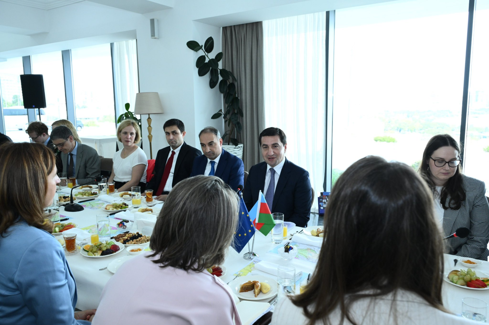 Aİ-Azərbaycan tərəfdaşlığı strateji əhəmiyyət daşıyır - Hikmət Hacıyev (FOTO)