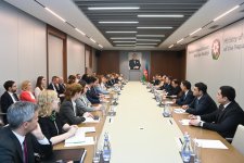 Azərbaycan-Aİ münasibətlərinin inkişaf perspektivləri müzakirə olunub (FOTO)