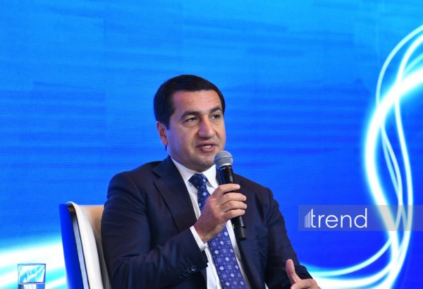 Azərbaycan "yaşıl" texnologiyalar əsasında elektrik enerjisi ixracatçısına çevrilir – Hikmət Hacıyev
