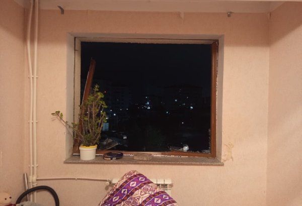 Şəfəq qəsəbəsində binada partlayış olub, bir nəfər yaralanıb (FOTO/VİDEO)