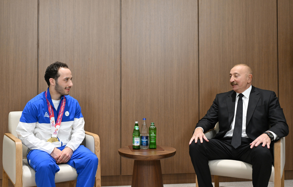 Prezident İlham Əliyevin dünya çempionu Əhməd Yusifovla səmimi söhbəti (FOTO)