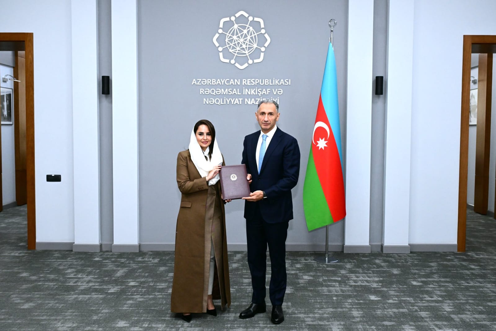 Azərbaycan DCO-nun Nizamnaməsini imzalayıb (FOTO)