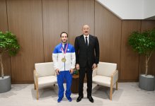 Prezident İlham Əliyevin dünya çempionu Əhməd Yusifovla səmimi söhbəti (FOTO)