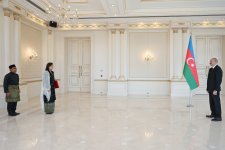 Prezident İlham Əliyev Malayziyanın Azərbaycanda yeni təyin olunmuş səfirini qəbul edib (FOTO/VİDEO)