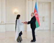 Prezident İlham Əliyev Malayziyanın Azərbaycanda yeni təyin olunmuş səfirini qəbul edib (FOTO/VİDEO)