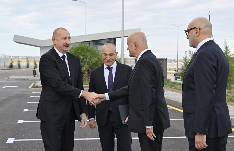Prezident İlham Əliyev Pirallahı Sənaye Parkında dərman istehsalı müəssisəsinin açılışında iştirak edib (FOTO)
