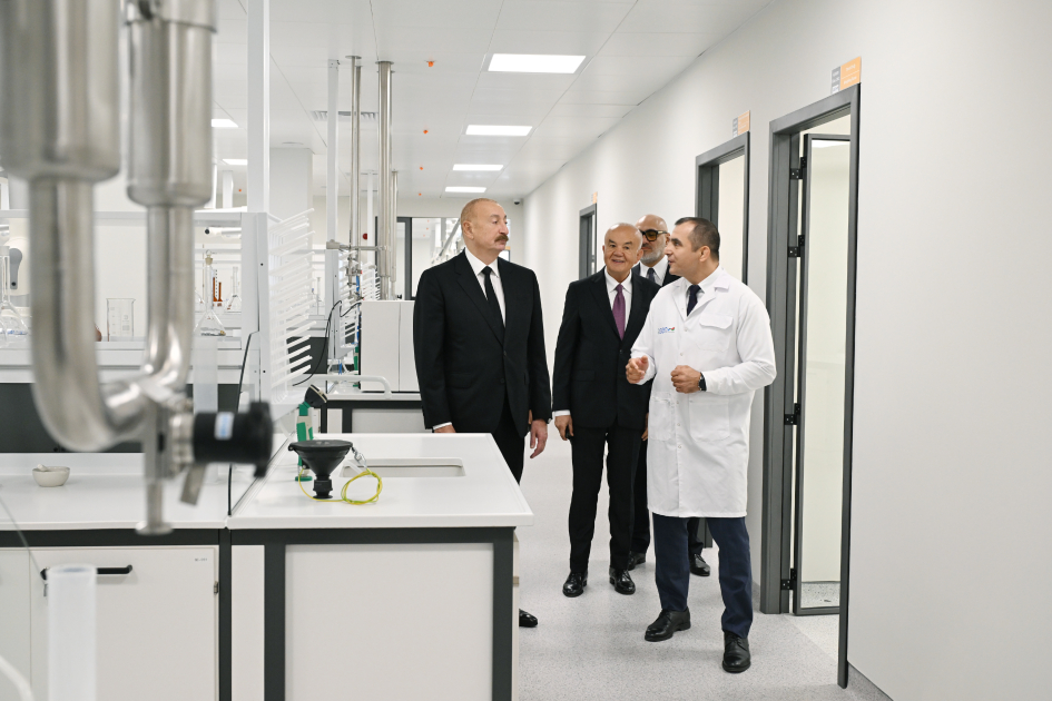Prezident İlham Əliyev Pirallahı Sənaye Parkında dərman istehsalı müəssisəsinin açılışında iştirak edib (FOTO)