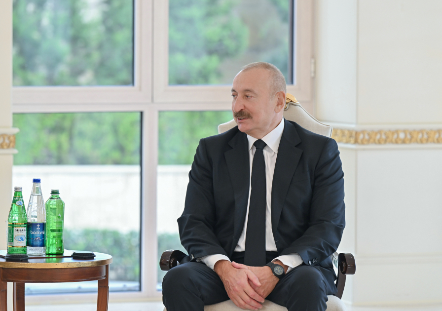 Prezident İlham Əliyev Malayziyanın Azərbaycanda yeni təyin olunmuş səfirini qəbul edib (FOTO/VİDEO)