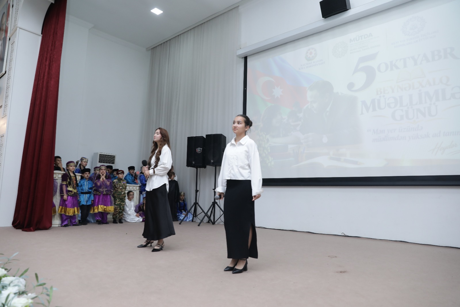 Xaçmazda 5 Oktyabr – Beynəlxalq Müəllimlər Gününə həsr olunmuş tədbir keçirilib (FOTO)
