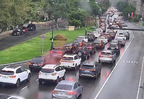 DİQQƏT: Bu yollarda tıxac var - SİYAHI