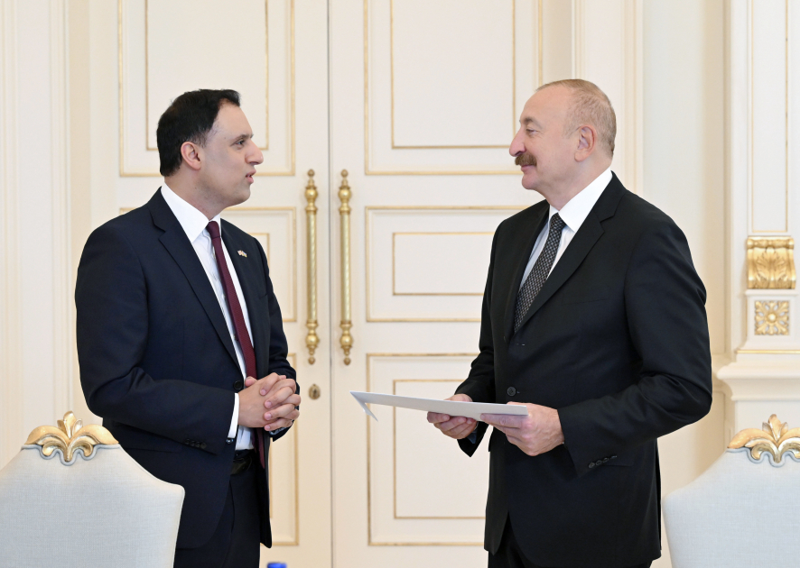 Prezident İlham Əliyev Böyük Britaniyanın ticarət üzrə dövlət nazirini qəbul edib (FOTO)