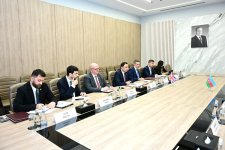 Azərbaycan və Böyük Britaniya nəqliyyat və rəqəmsal inkişaf üzrə Yol Xəritəsi imzalayıb (FOTO)