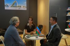 Azərbaycan kitabları Frankfurt sərgisində təqdim olunur (FOTO)
