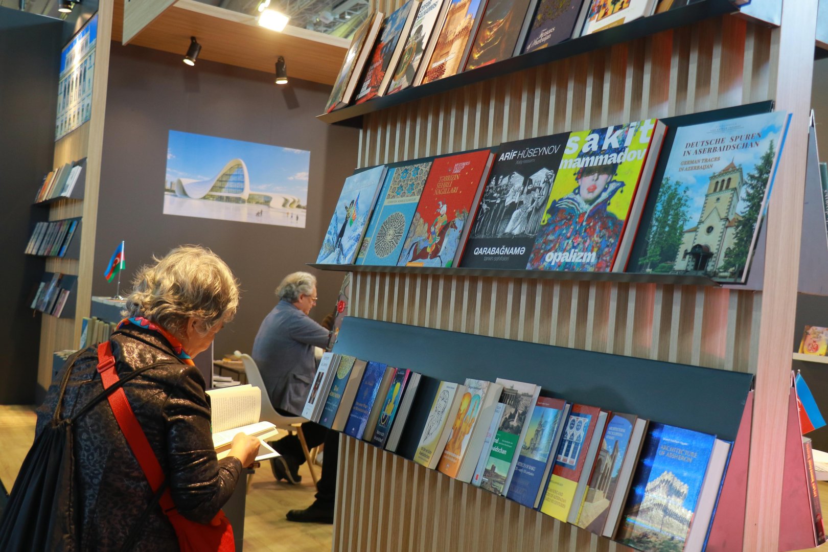 Azərbaycan kitabları Frankfurt sərgisində təqdim olunur (FOTO)