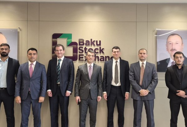 Bakı Fond Birjası "TheCityUK" nümayəndələri ilə beynəlxalq listinq imkanlarını müzakirə edib