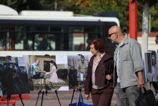 Azərbaycanın mina problemi Çexiya küçələrində sərgiləndi (FOTO)