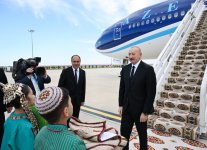 Prezident İlham Əliyev Türkmənistana işgüzar səfərə gəlib (FOTO)