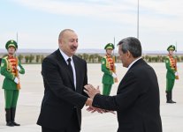 Prezident İlham Əliyev Türkmənistana işgüzar səfərə gəlib (FOTO)