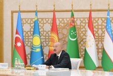 Prezident İlham Əliyev Türkmənbaşıda Azərbaycan və Mərkəzi Asiya Dövlət başçılarının 8-ci Məşvərət görüşündə iştirak edir (FOTO)