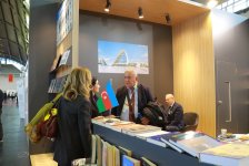 Azərbaycan nəşriyyatları Frankfurt Kitab Sərgisində xarici nəşriyyatlarla işgüzar görüşlər keçirib (FOTO)