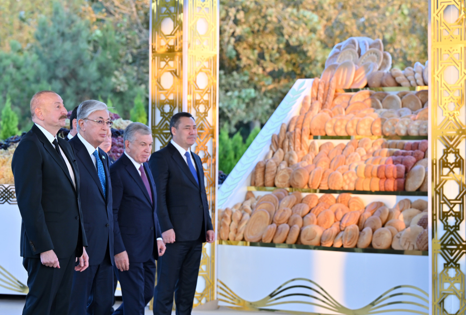 Prezident İlham Əliyev MDB Ölkələrinin Milli Kulinariya Festivalı ilə tanış olub, rəsmi qəbulda iştirak edib (FOTO)