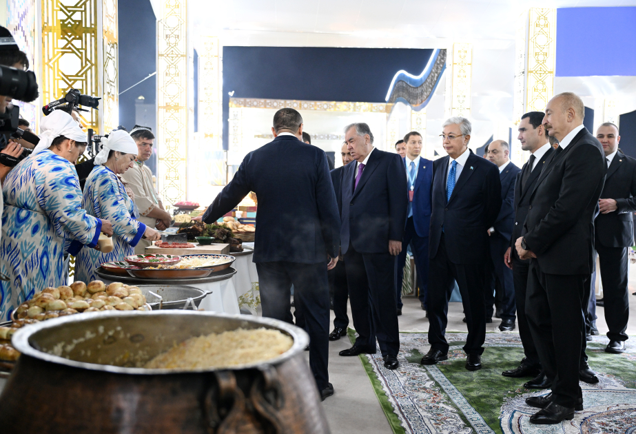 Prezident İlham Əliyev MDB Ölkələrinin Milli Kulinariya Festivalı ilə tanış olub, rəsmi qəbulda iştirak edib (FOTO)