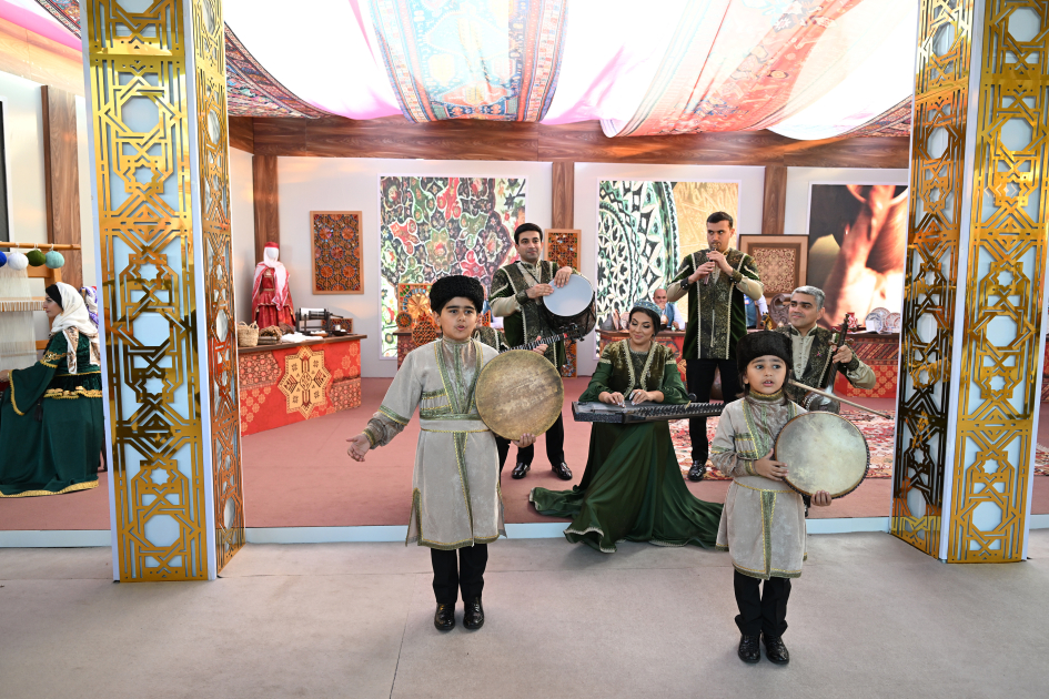 Prezident İlham Əliyev MDB Ölkələrinin Milli Kulinariya Festivalı ilə tanış olub, rəsmi qəbulda iştirak edib (FOTO)