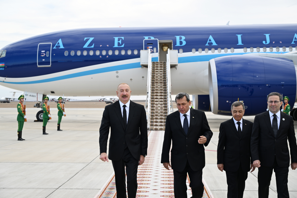 Prezident İlham Əliyev Türkmənistana işgüzar səfərə gəlib (FOTO)