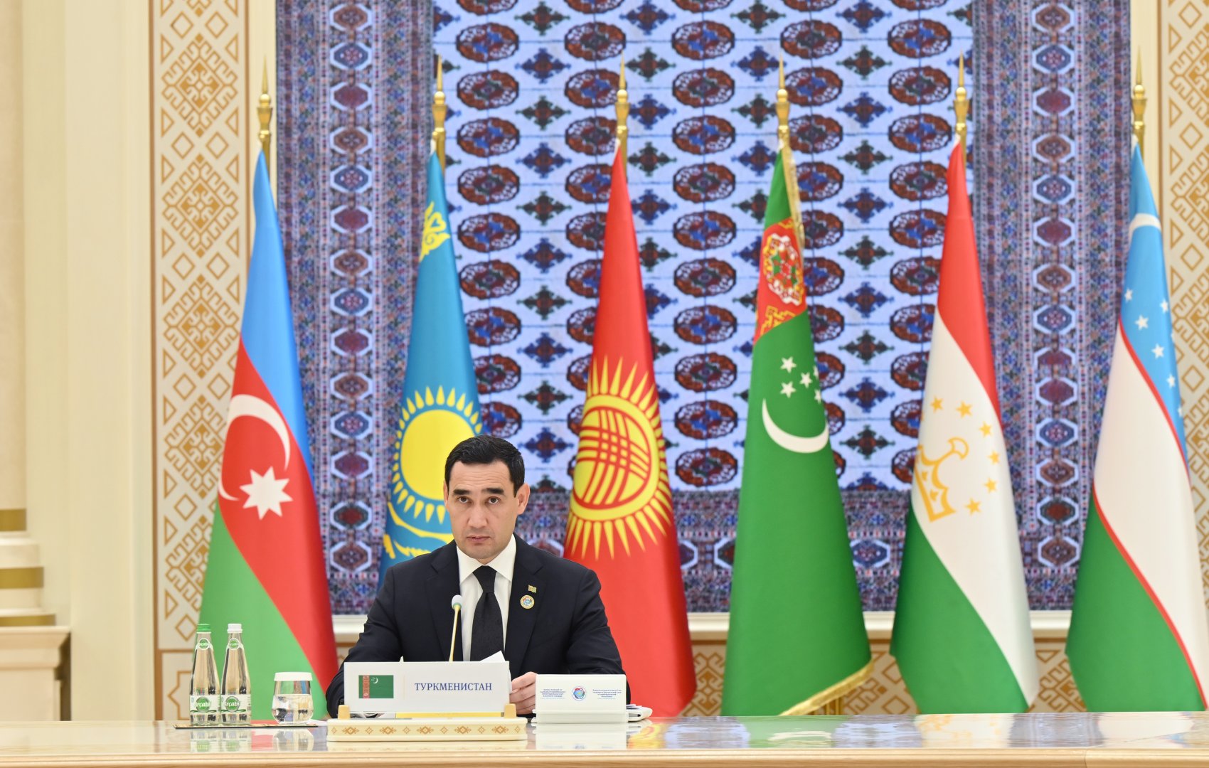 Prezident İlham Əliyev Türkmənbaşıda Azərbaycan və Mərkəzi Asiya Dövlət başçılarının 8-ci Məşvərət görüşündə iştirak edir (FOTO)
