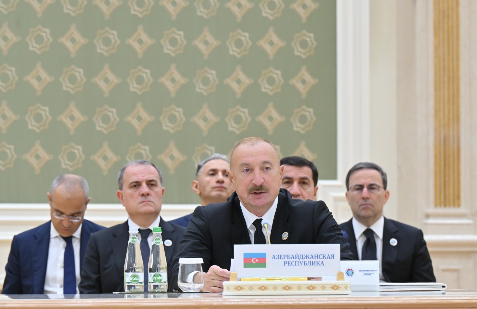 Prezident İlham Əliyev Türkmənbaşıda Azərbaycan və Mərkəzi Asiya Dövlət başçılarının 8-ci Məşvərət görüşündə iştirak edir (FOTO)
