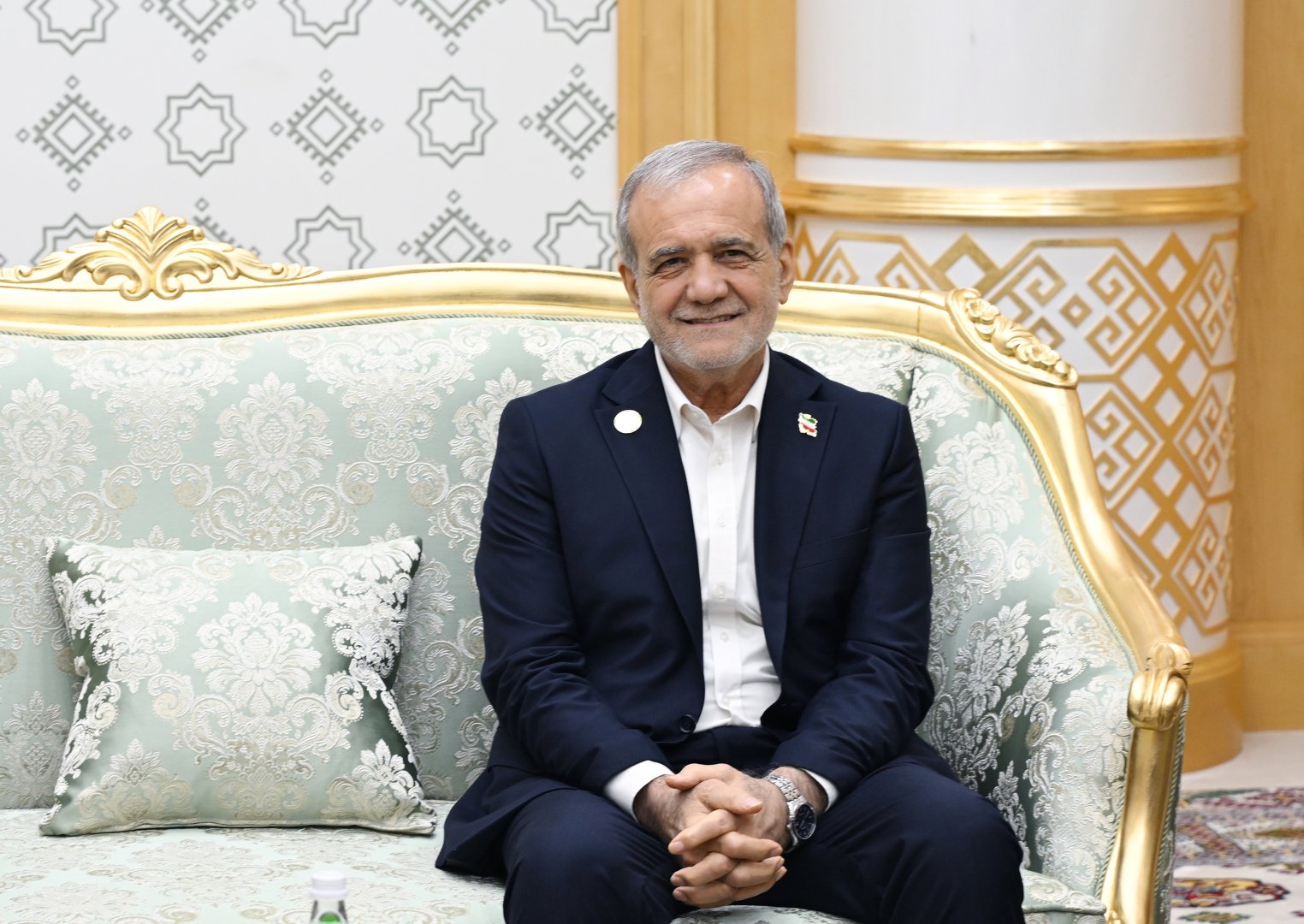 Türkmənbaşı şəhərində Prezident İlham Əliyevin İran Prezidenti ilə görüşü keçirilib (FOTO)